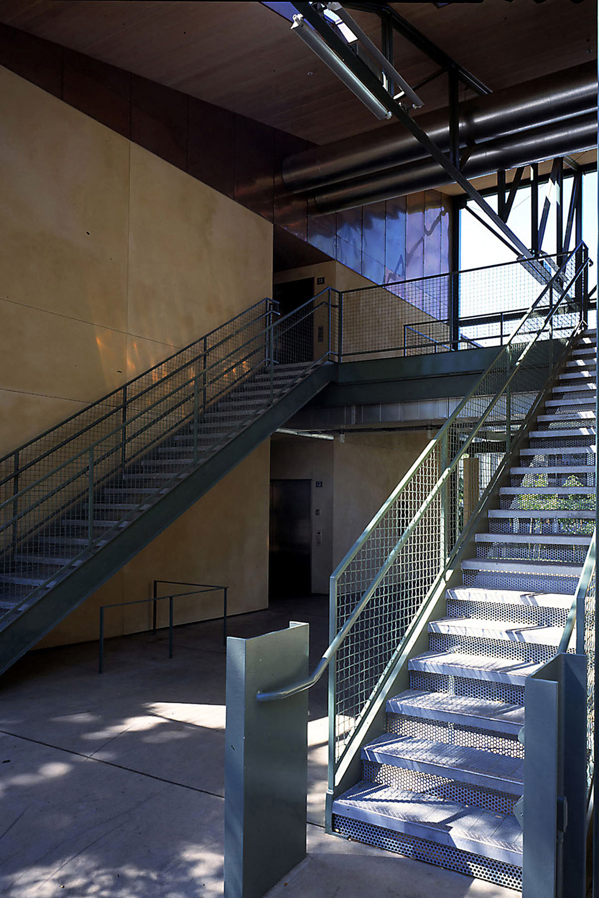 This annex building at the Stanford University campus in the Bay Area houses a unique, interdisciplinary product development program for the Business and Engineering schools.